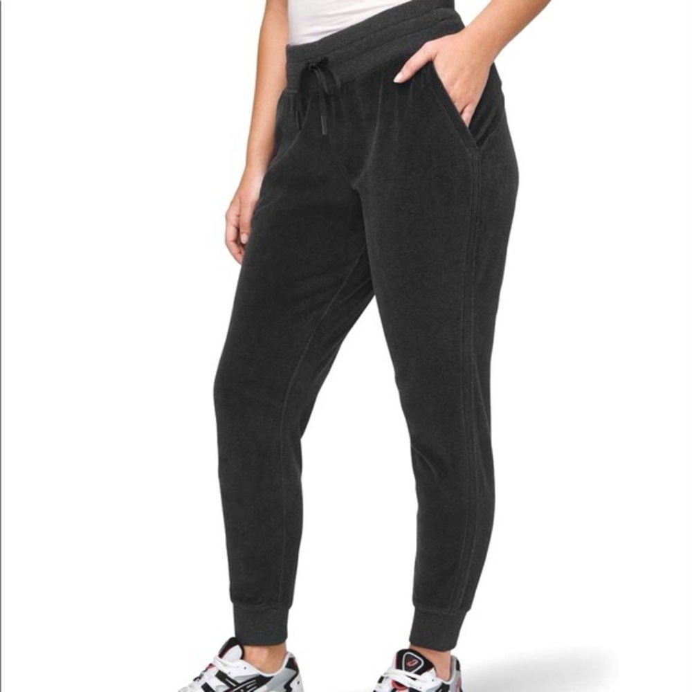 Lululemon velour Warm Down Jogger sz 6